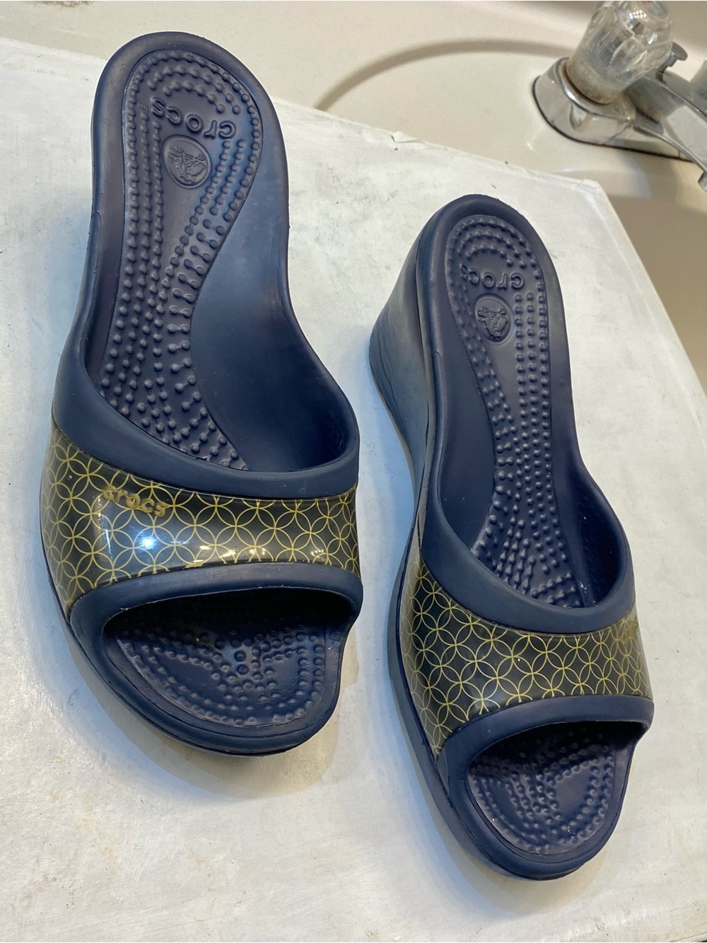 Classic Crocs Wedge sandals size 8 good condition clean interior good bottom
